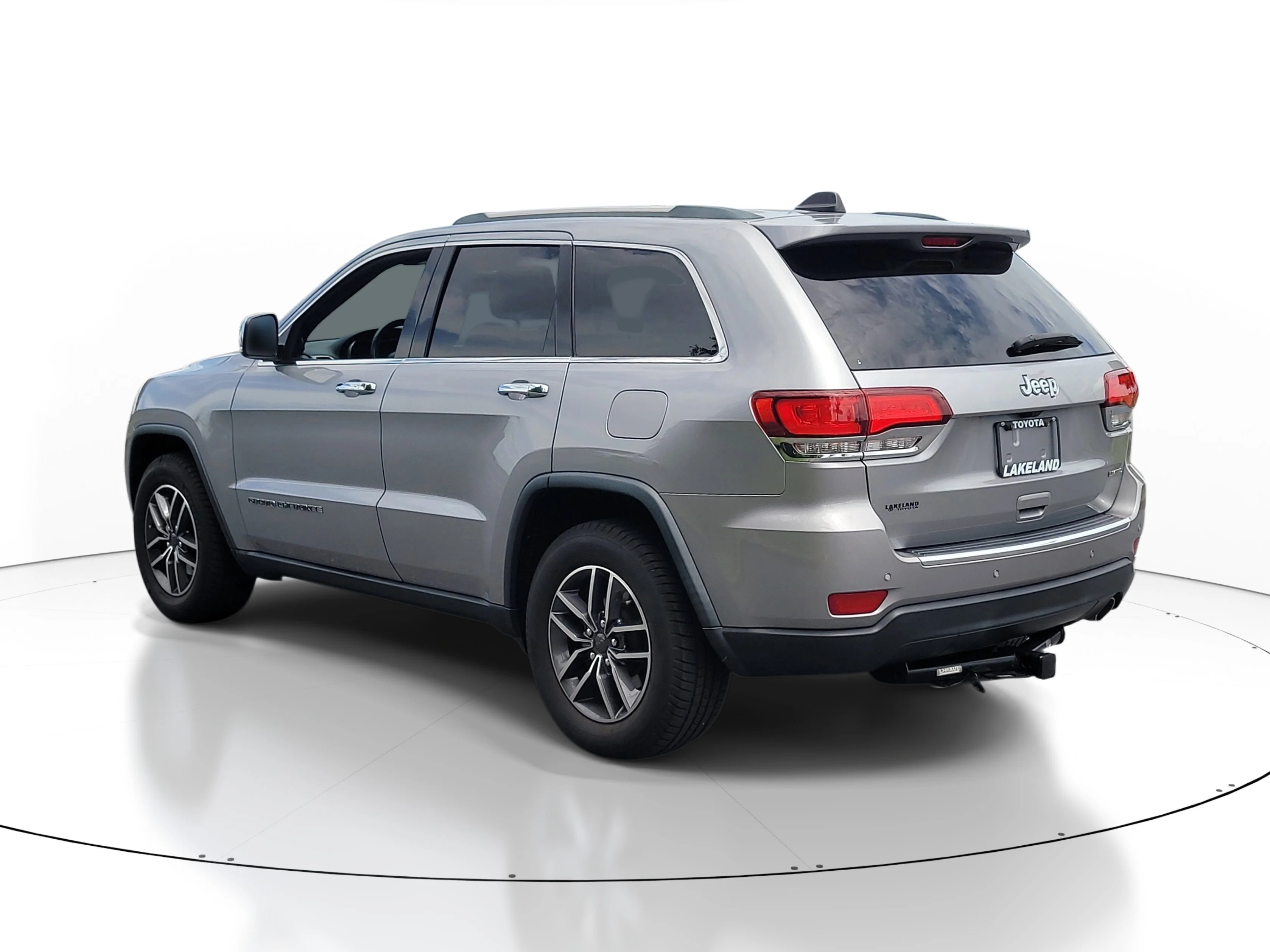 Used 2020 Billet Silver Metallic Clearcoat Jeep Limited image 4
