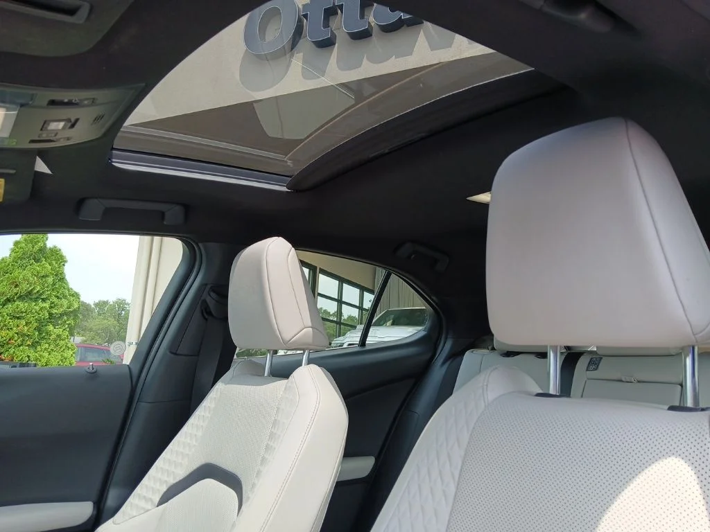 Used 2022 Silver Lexus 250h Base image 6