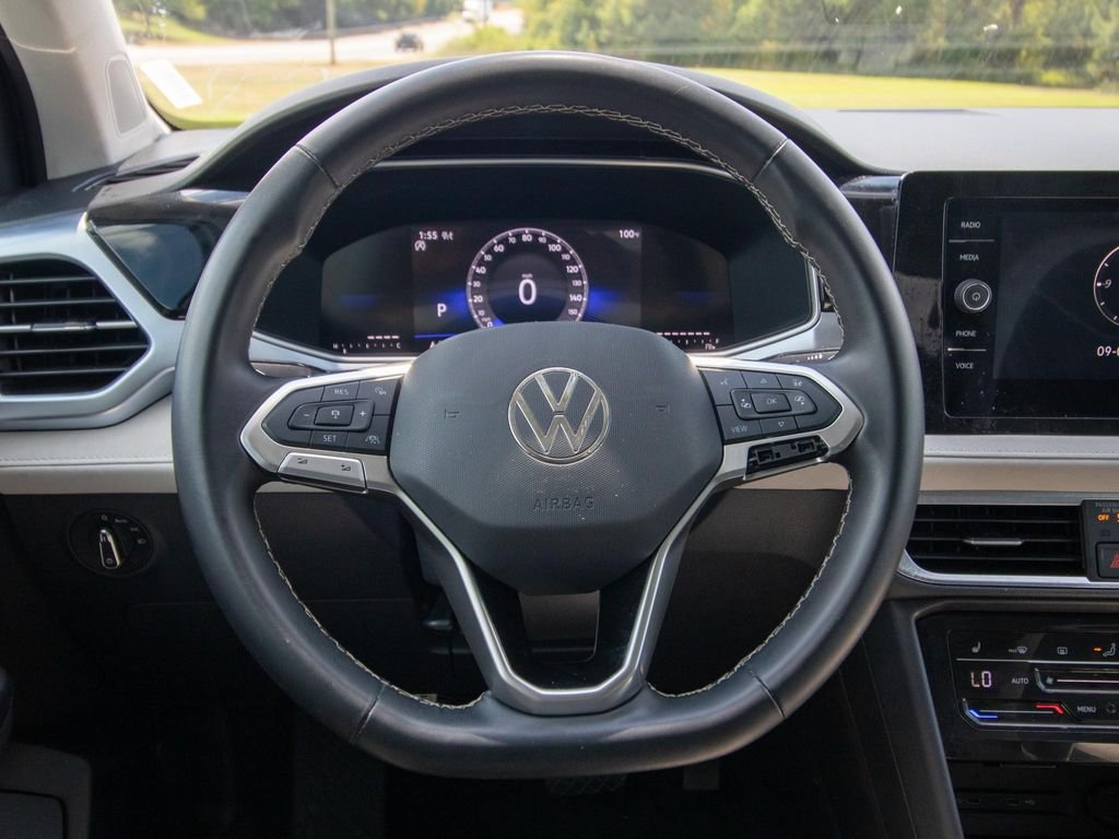 2025 Volkswagen Taos SE - Photo 16