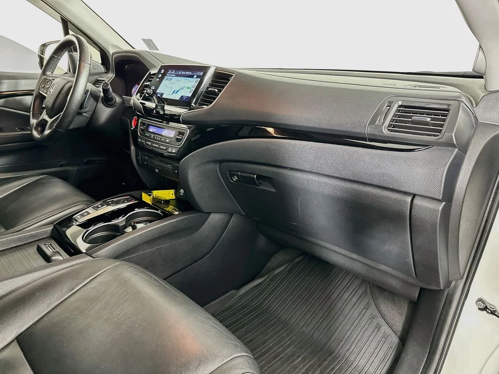Used 2019  Honda Touring image 32