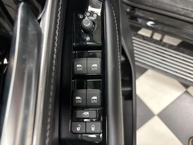 New 2026 High Gloss Black Exterior Paint Jeep Limited Altitude image 11