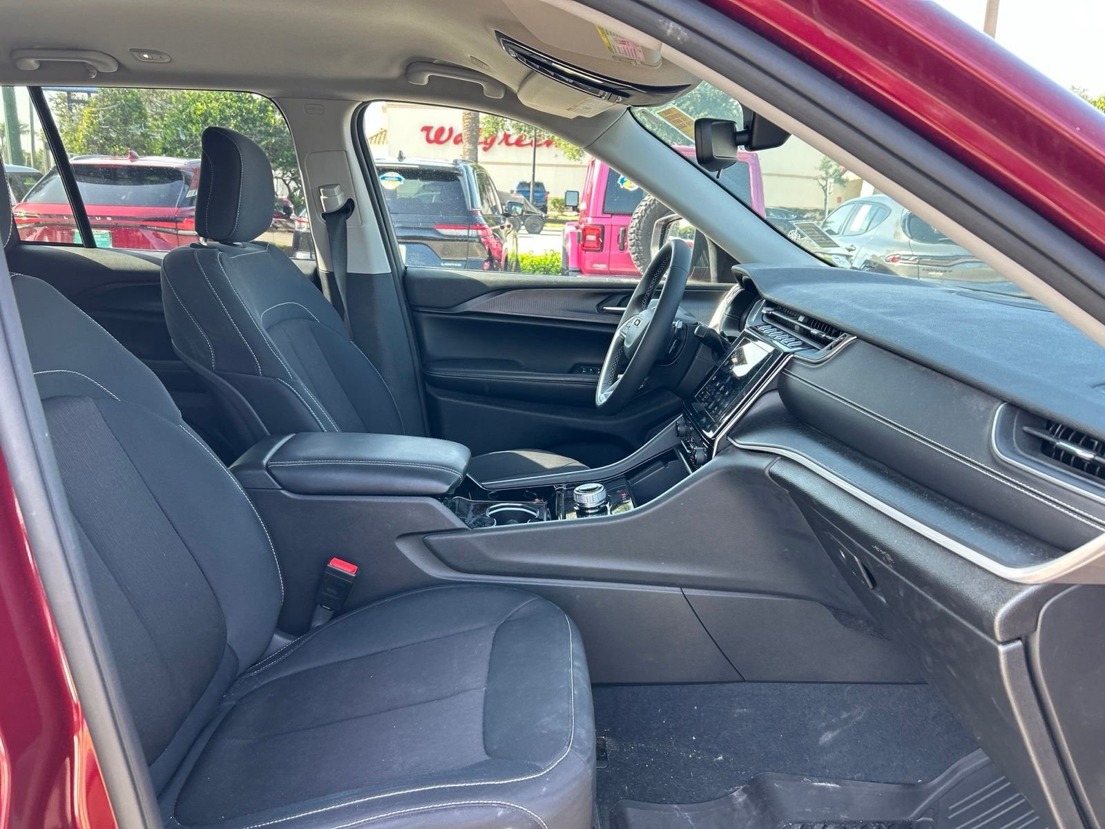 Used 2023 Red Jeep Laredo image 12