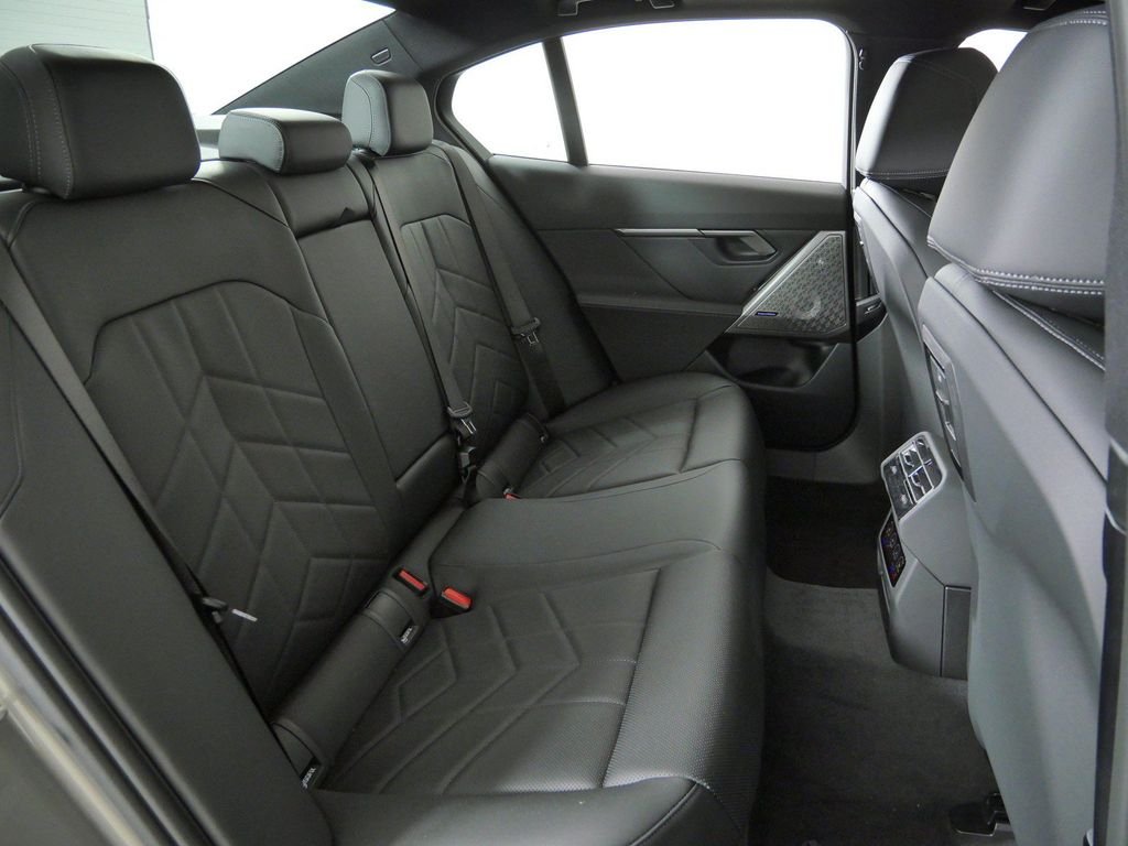 New 2027 Oxide Grey Metallic BMW 540i xDrive image 26