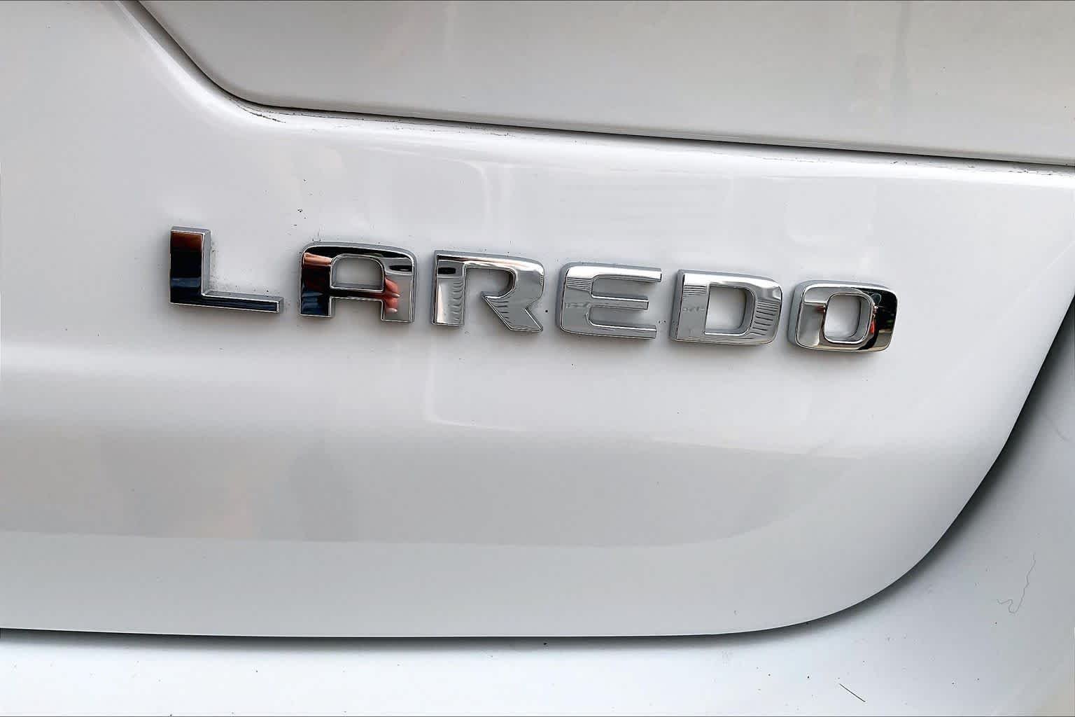 Used 2023 Bright White Clearcoat Jeep Laredo image 10