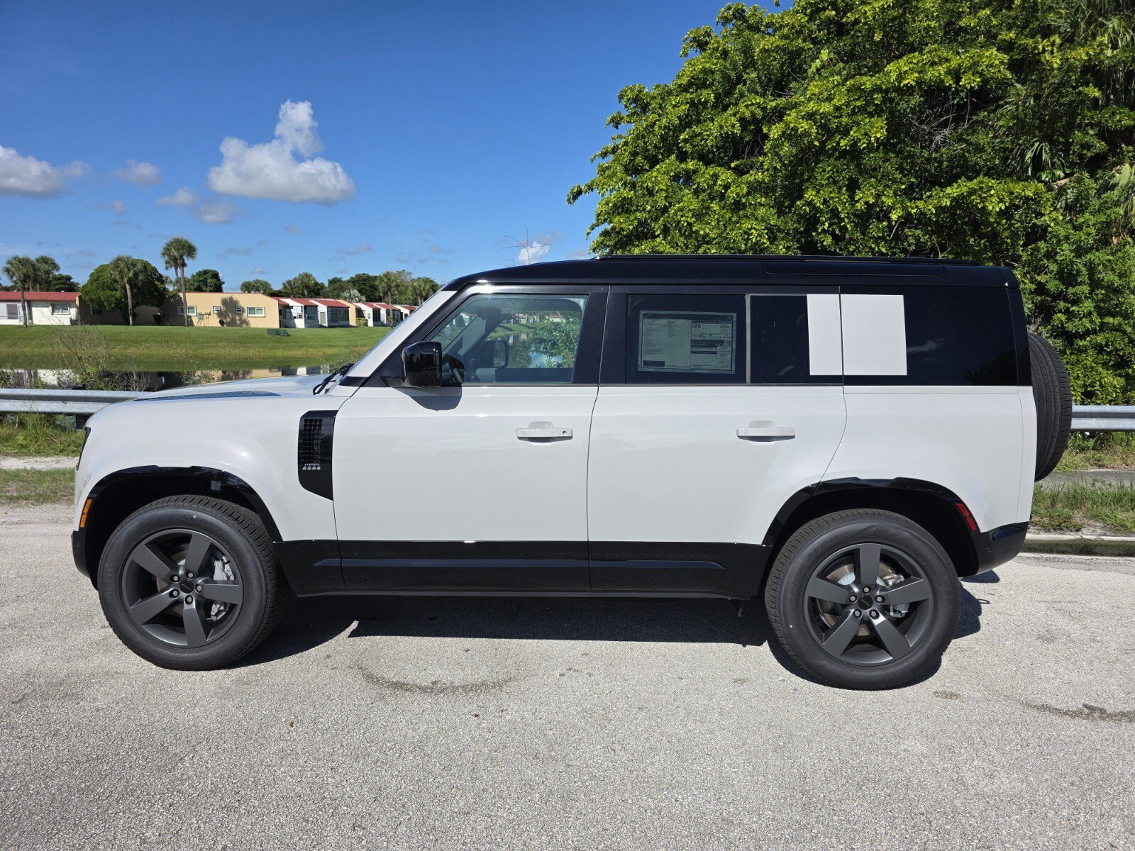 New 2026 Borasco Grey Land Rover P400 X-Dynamic SE image 7