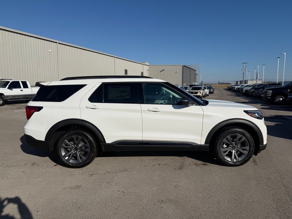 New 2026 Star White Metallic Tri-Coat Ford Active image 32