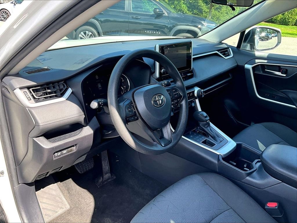 Used 2025 White Toyota XLE image 8