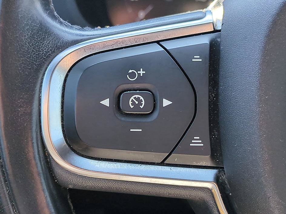Used 2019 -SELECT- Volvo Momentum image 16