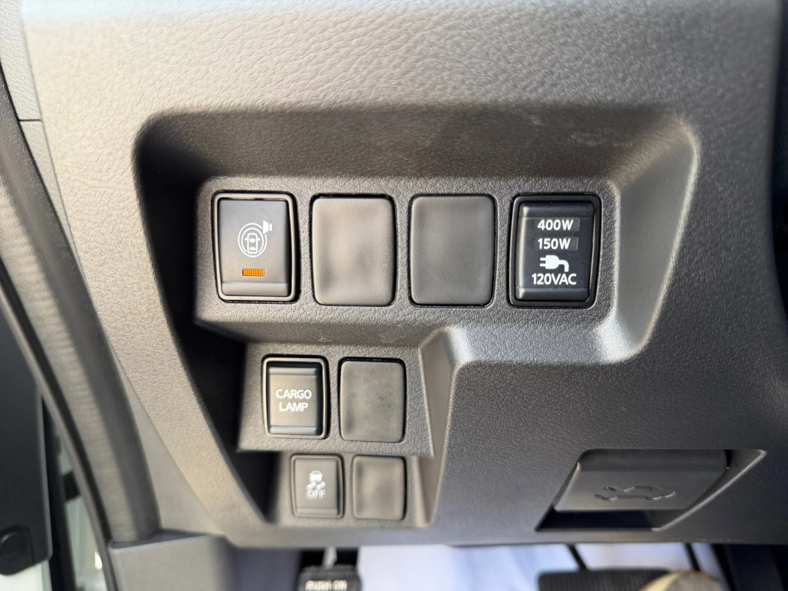 Used 2025 Glacier White Nissan SV image 21