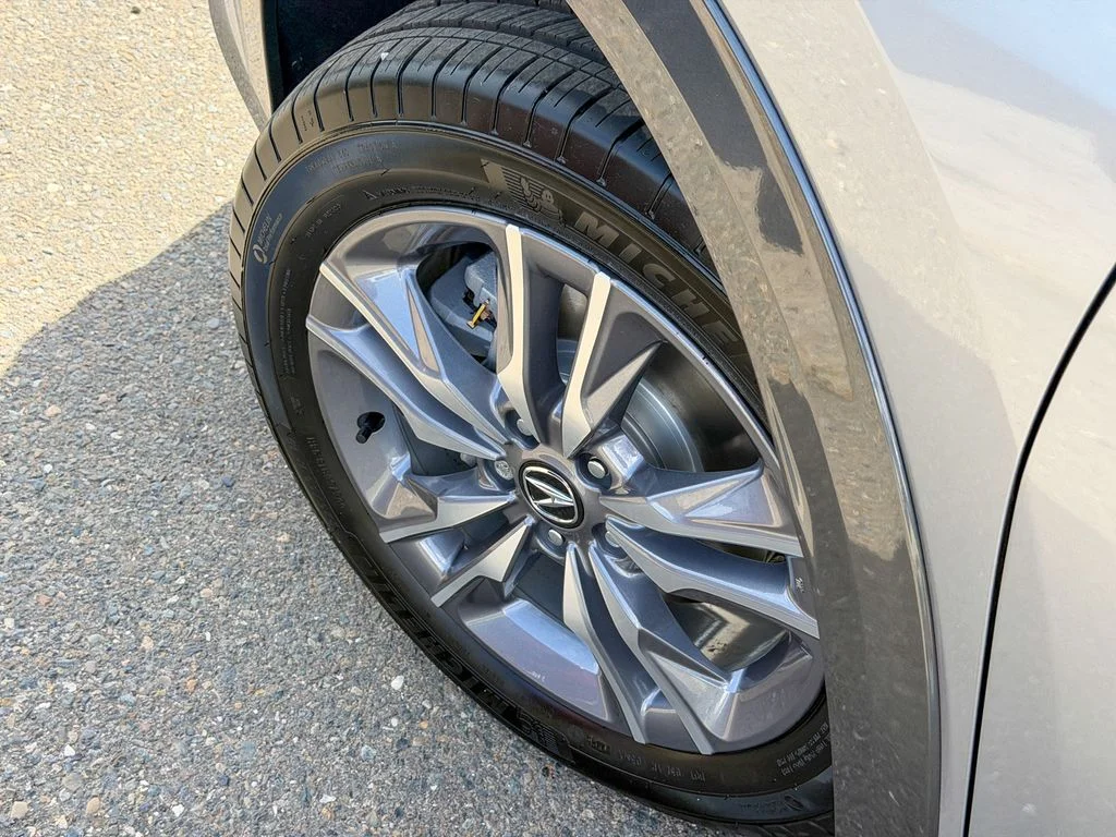 New 2026 Solar Silver Metallic Acura Base image 10