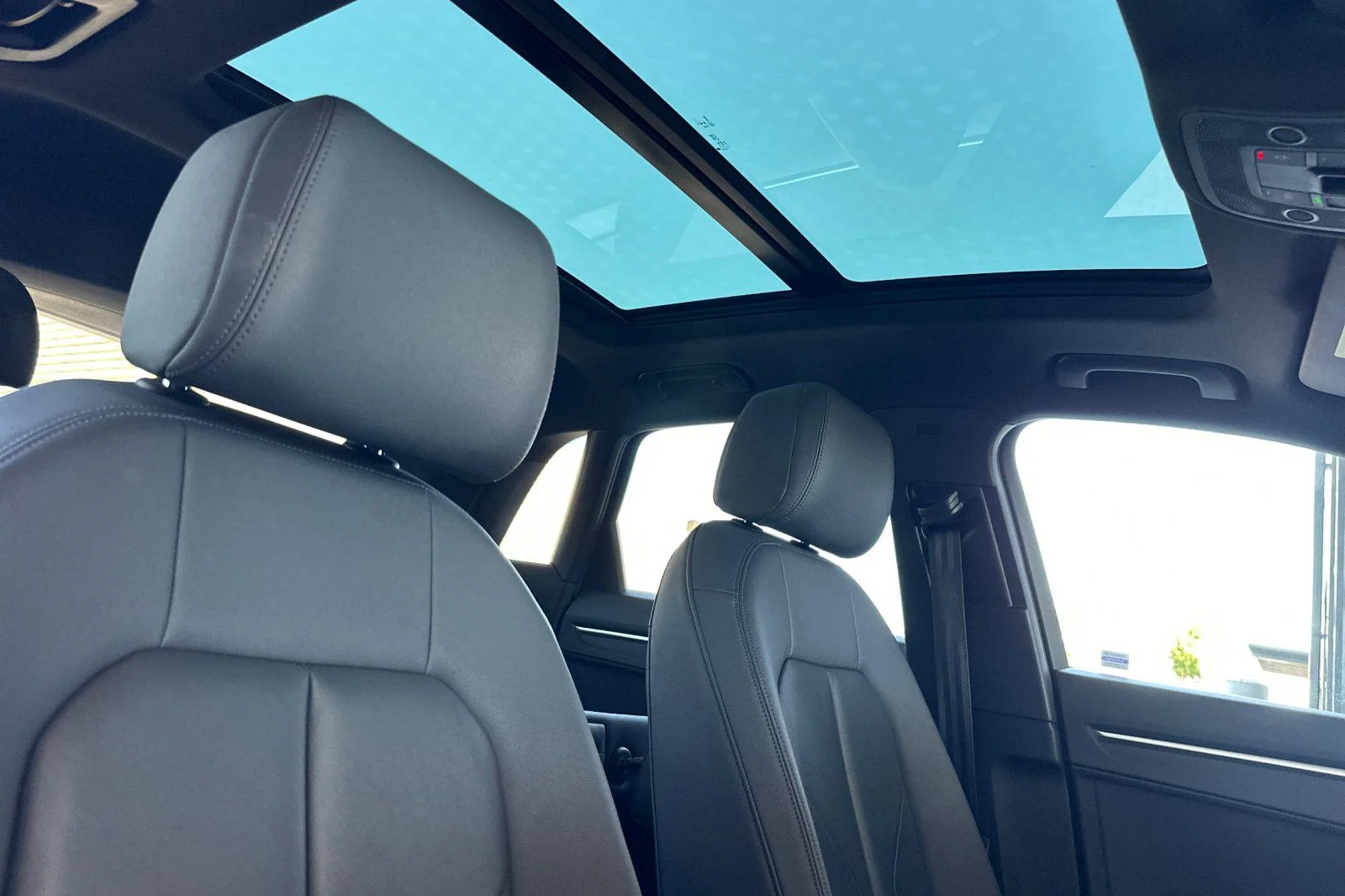 Used 2025  Audi Premium image 18