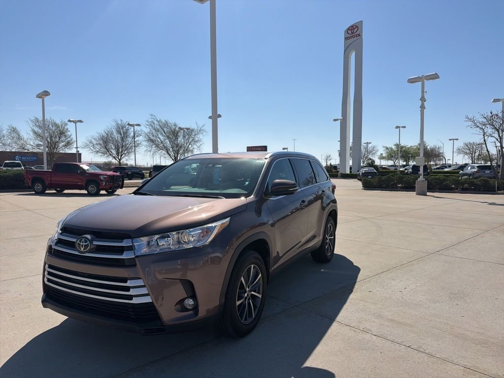 2019 Toyota Highlander XLE 4x2 V6's photo