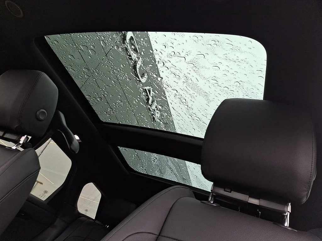 New 2026 Eiger Grey Land Rover Dynamic image 10