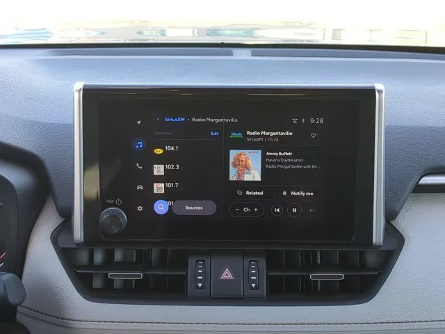 Certified Used 2023  Toyota XLE Premium image 20