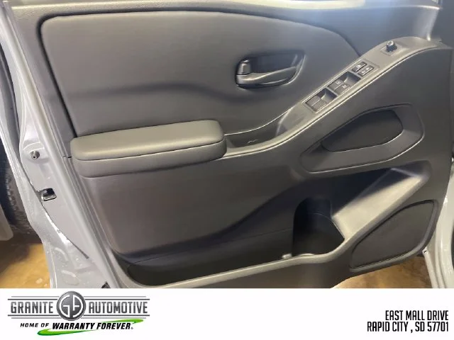 New 2027 Boulder Gray Pearl Nissan Crew Cab SV image 10