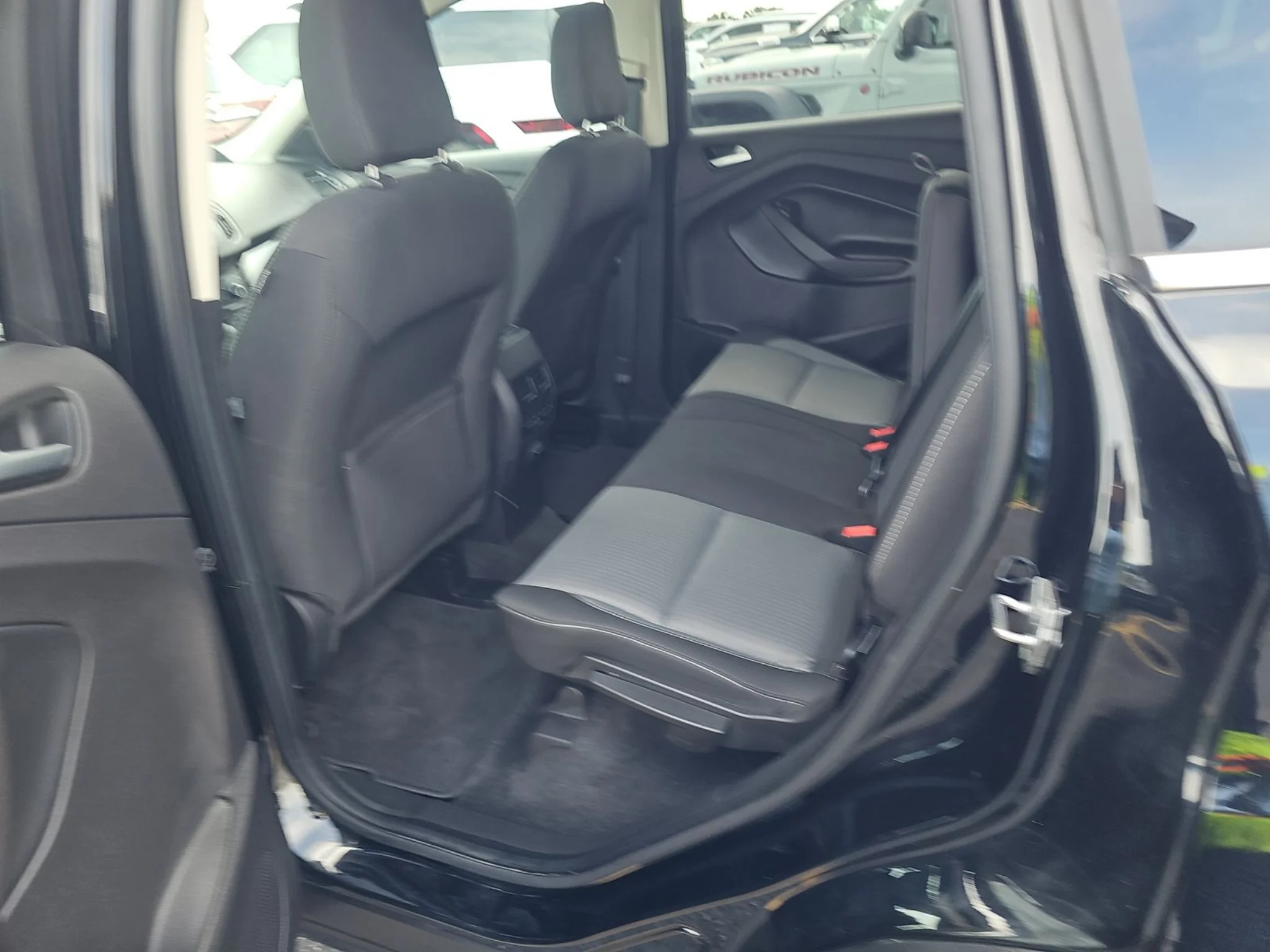 Used 2018 Shadow Black Ford SE image 8