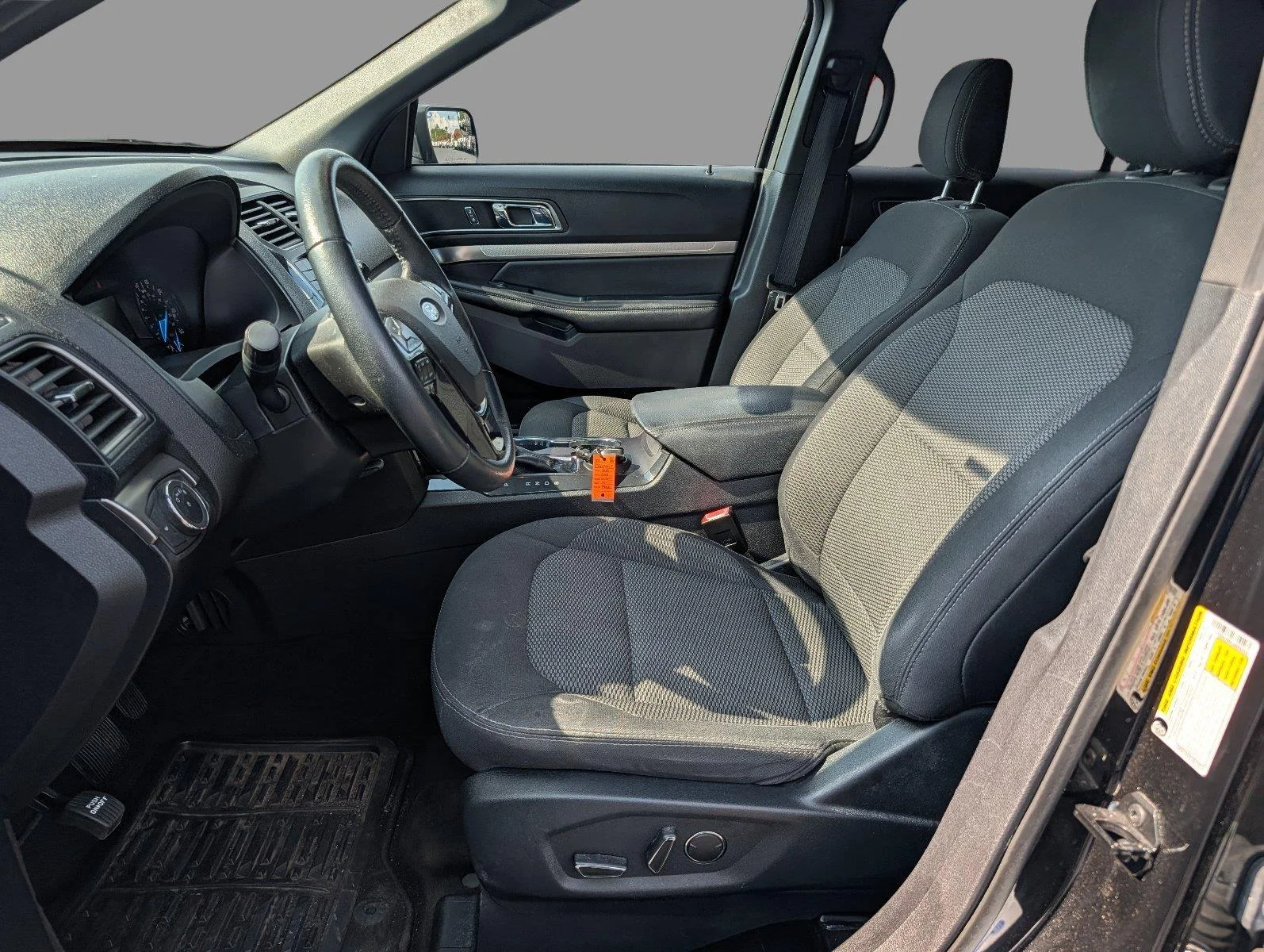 Used 2018 Shadow Black Ford XLT image 10