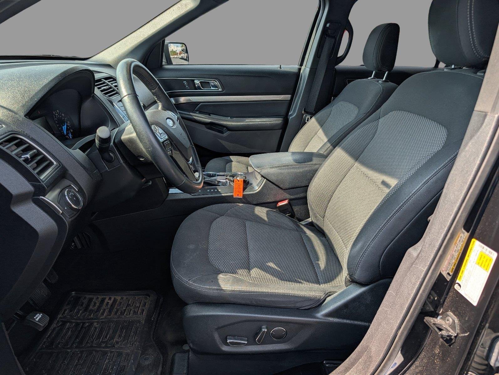 Used 2018 Shadow Black Ford XLT image 10