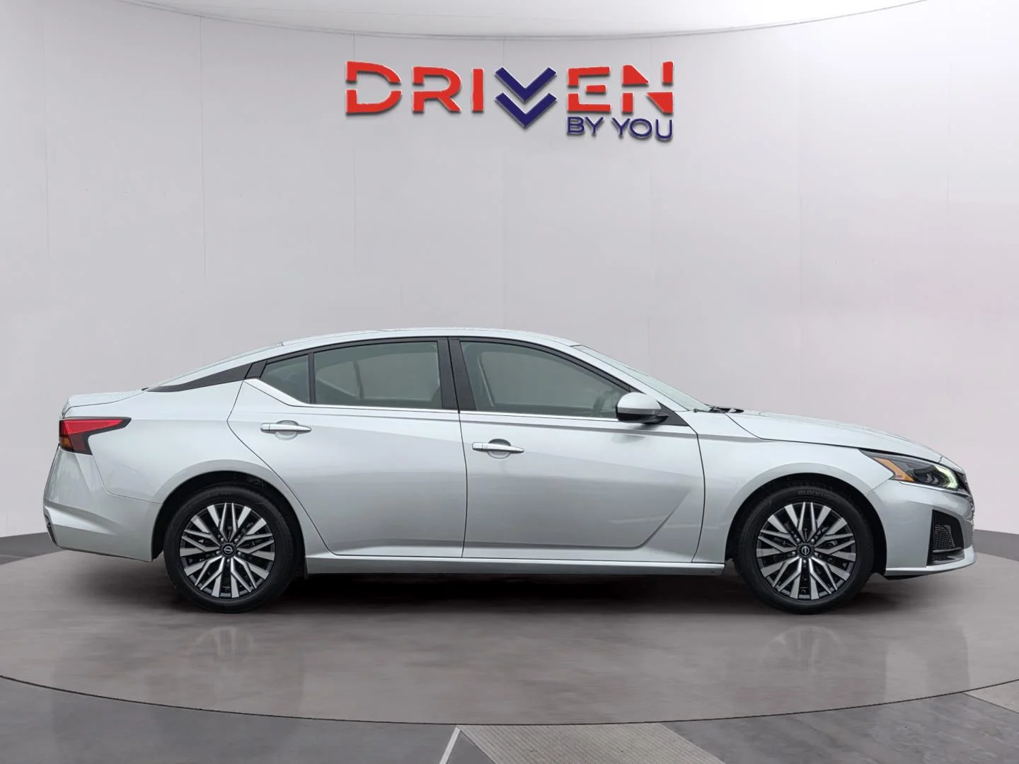 Used 2023 Brilliant Silver Metallic Nissan 2.5 SV image 6