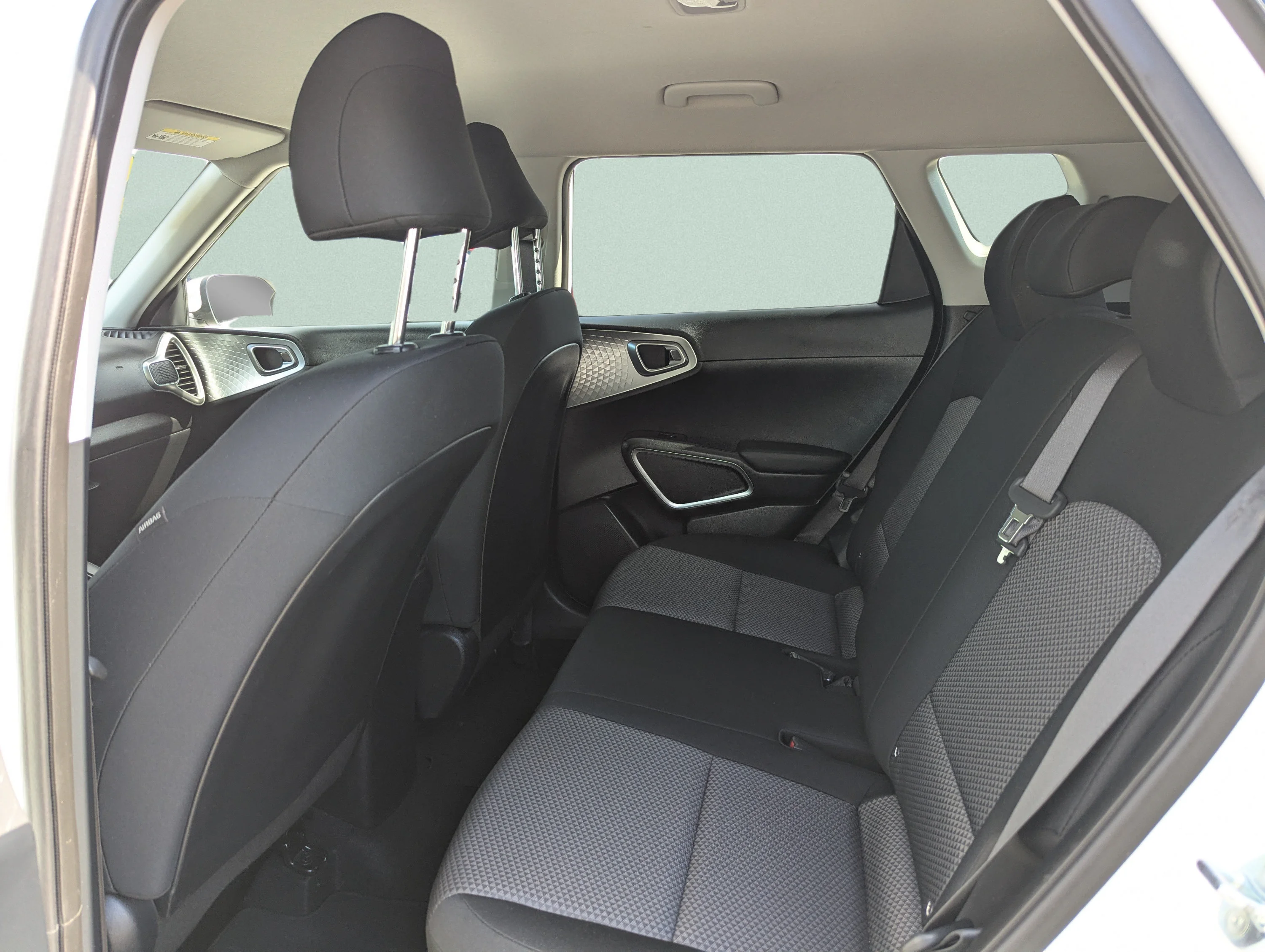 Used 2024 Snow White Pearl Kia LX image 23