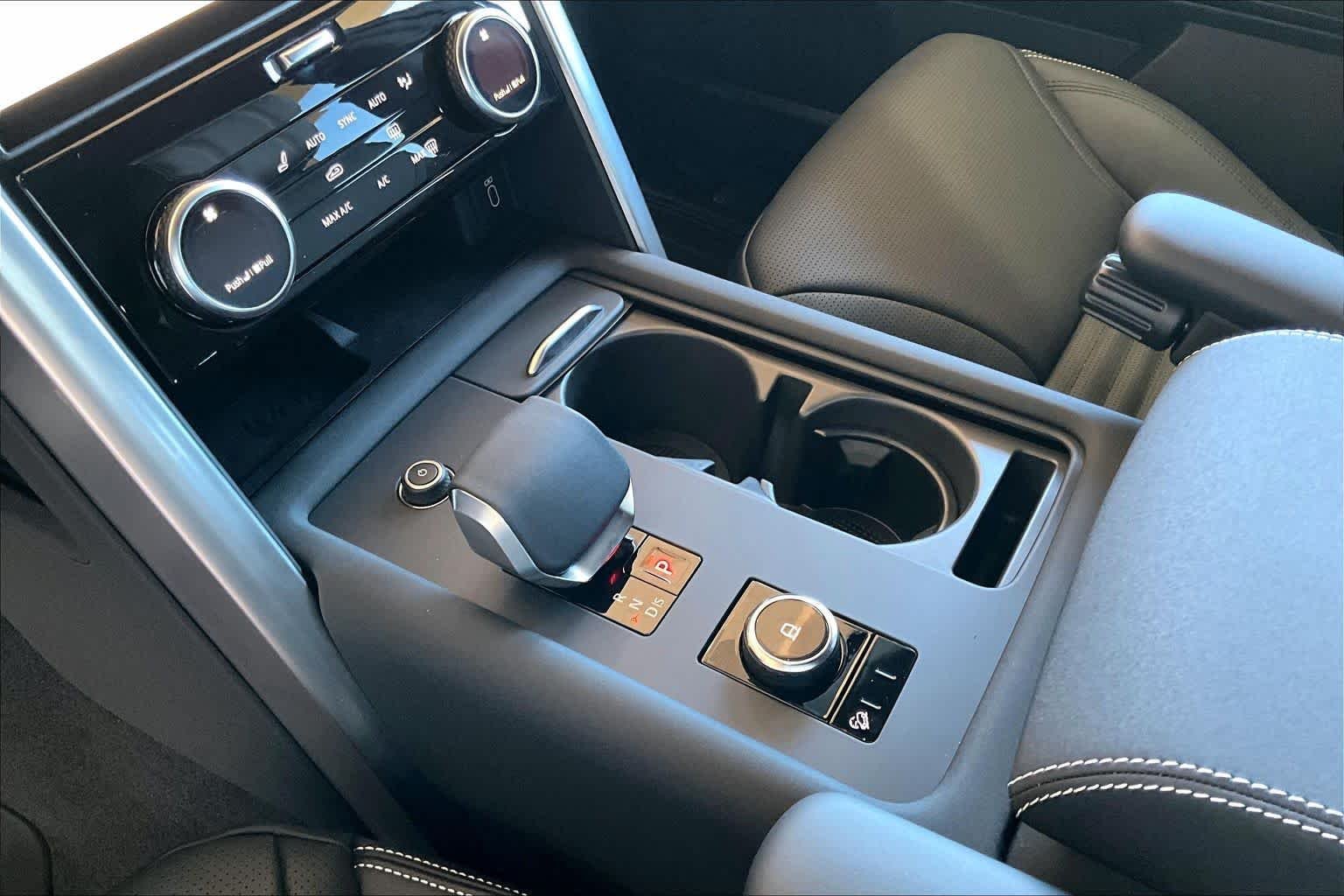 New 2026 Sedona Red Metallic Land Rover Gemini Edition image 7