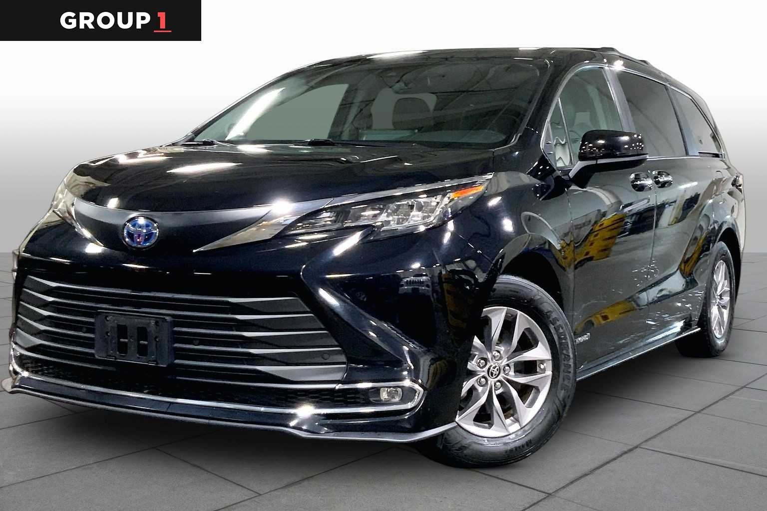 2021 Toyota Sienna XLE 7-Passenger Hybrid AWD's photo