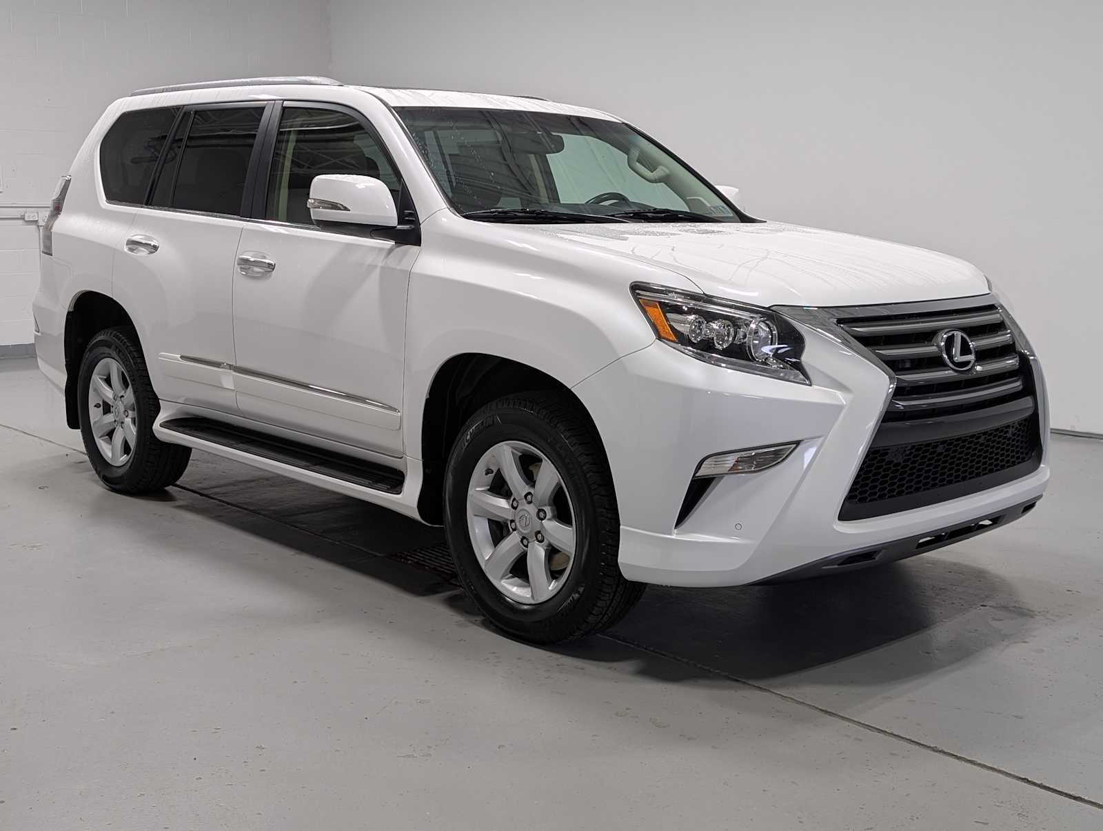 Used 2018 Starfire Pearl Lexus  image 6