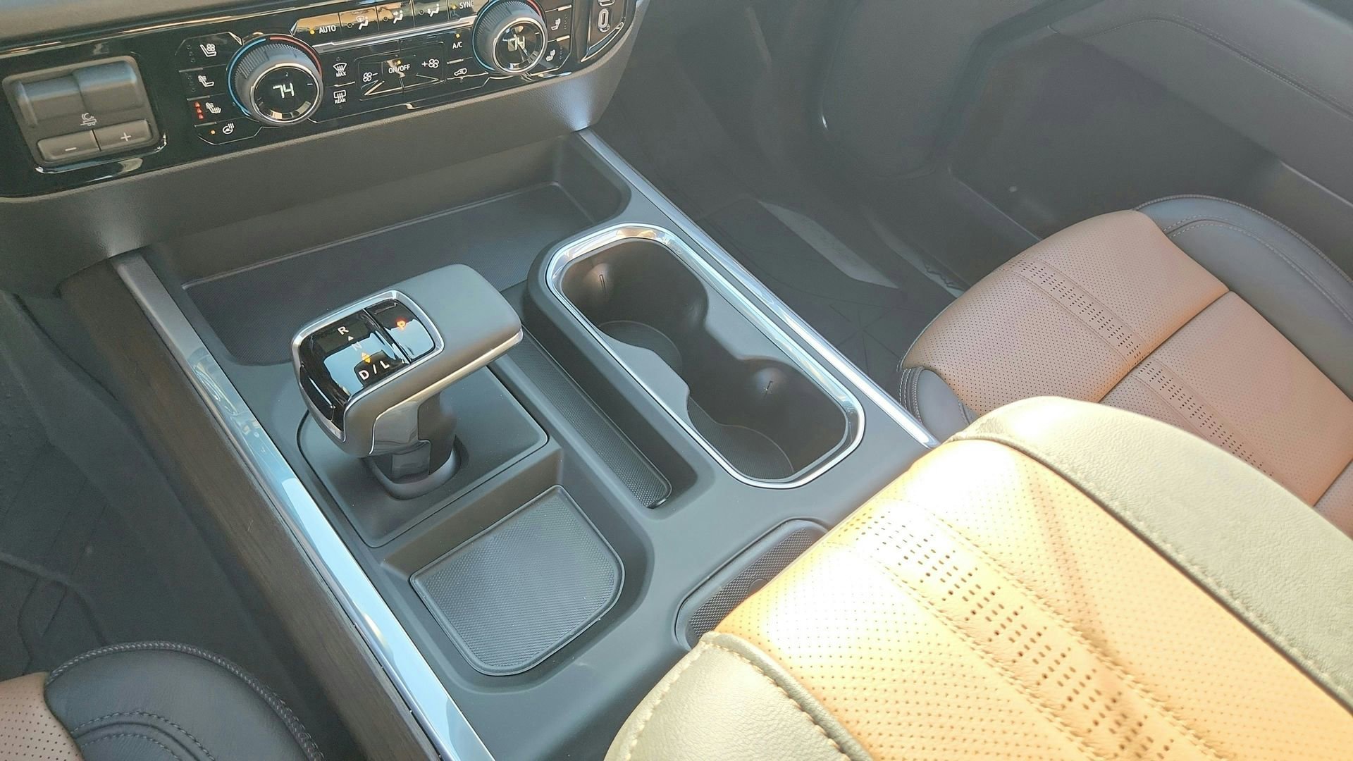 2026 Chevrolet Silverado 1500 High Country - Photo 14