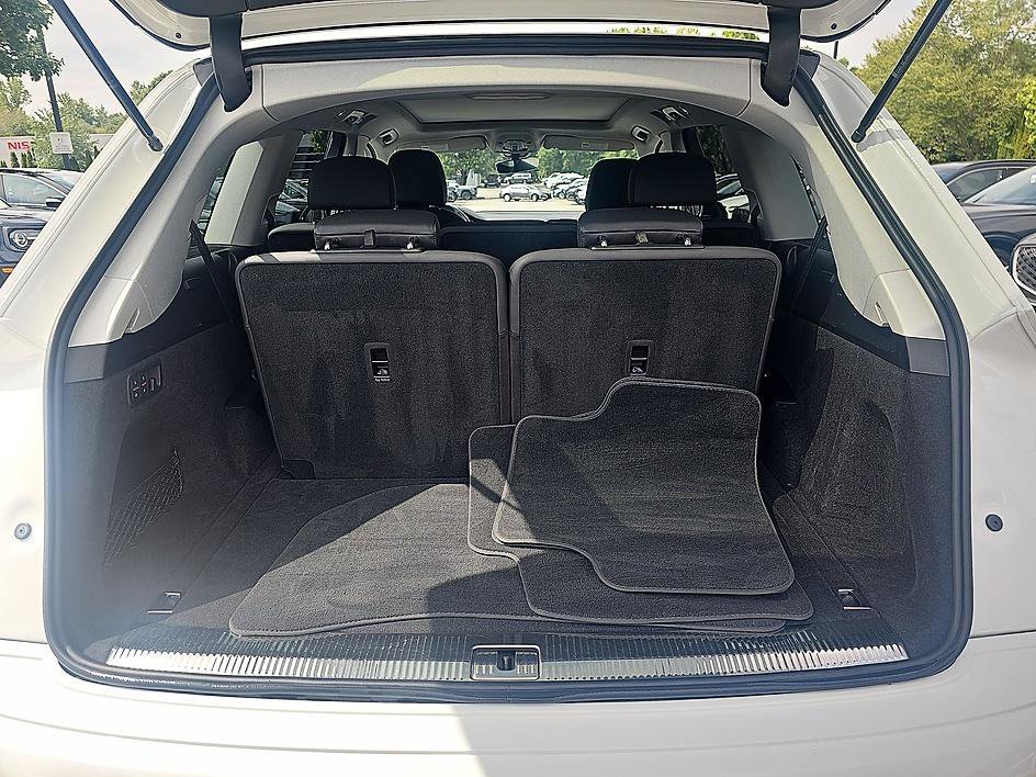 Used 2022 Carrara White Audi Premium image 31
