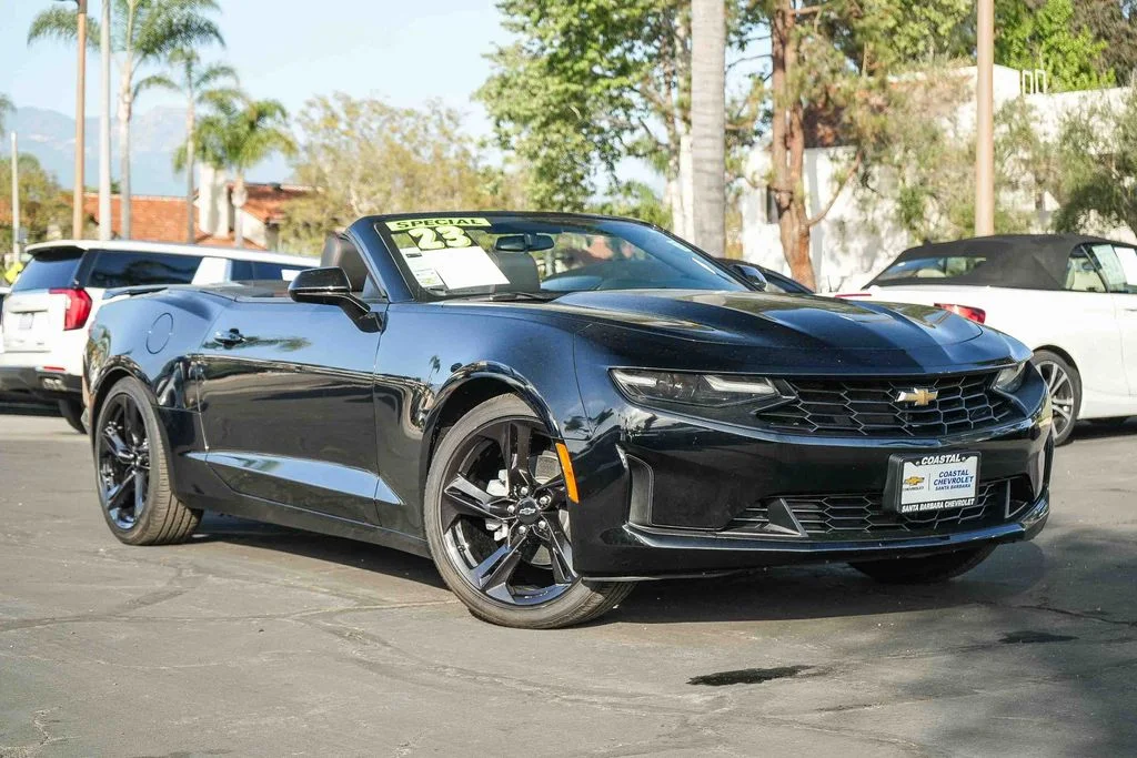 Used 2023 Black Chevrolet 2LT image 8
