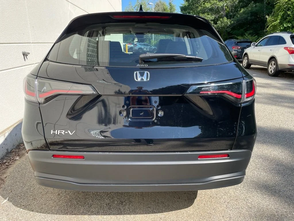 Certified Used 2023 Crystal Black Pearl Honda LX image 25