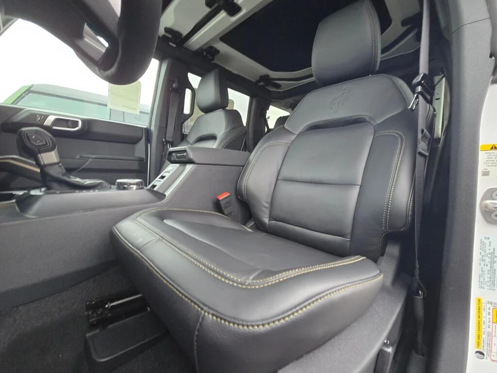 New 2025 Oxford White Ford Badlands® image 17
