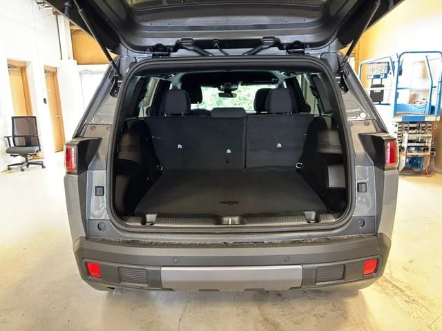 New 2026 Sting-Gray Clear-Coat  Paint Jeep 4X4 image 17
