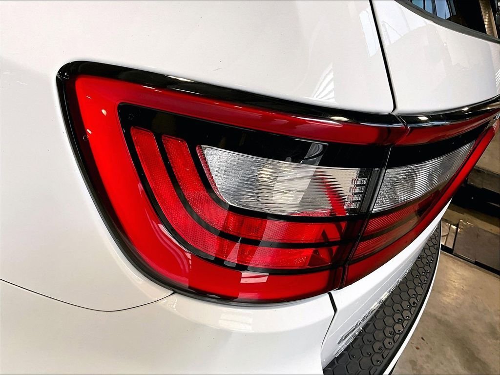 Used 2020 White Dodge SXT Plus image 35