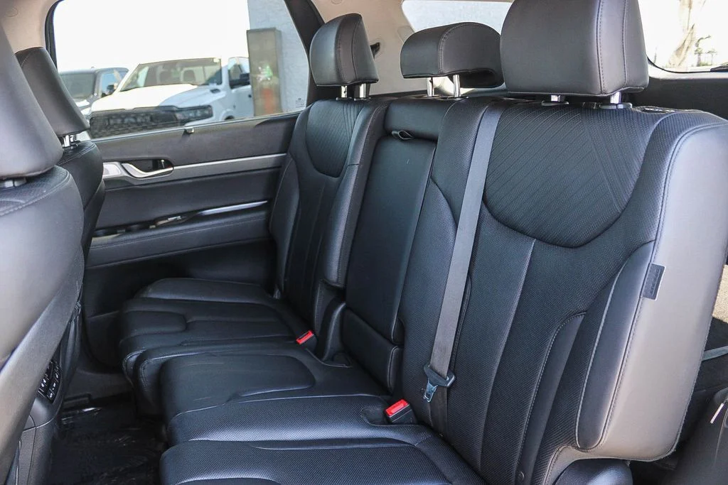 Used 2024 Black Hyundai SEL image 19