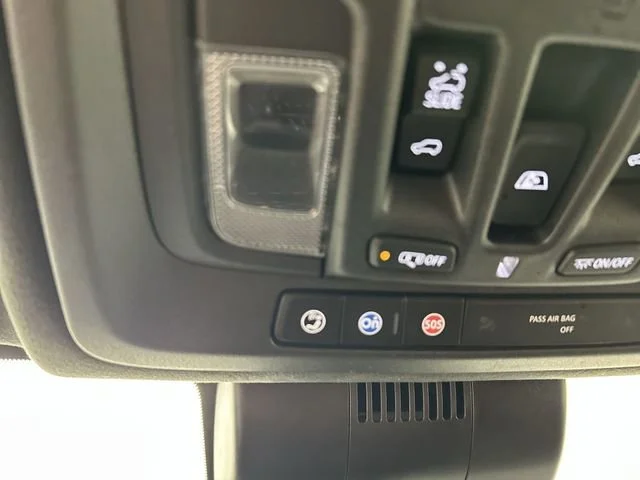 Used 2022 Onyx Black GMC Denali Ultimate image 14