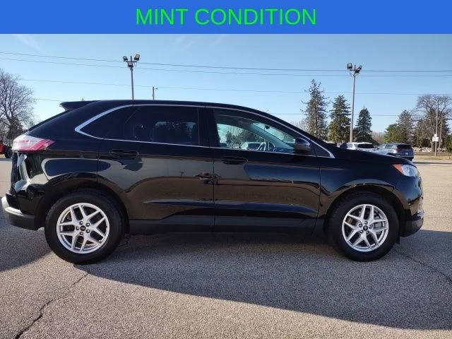 Used 2024 Black Metallic Ford SEL image 6