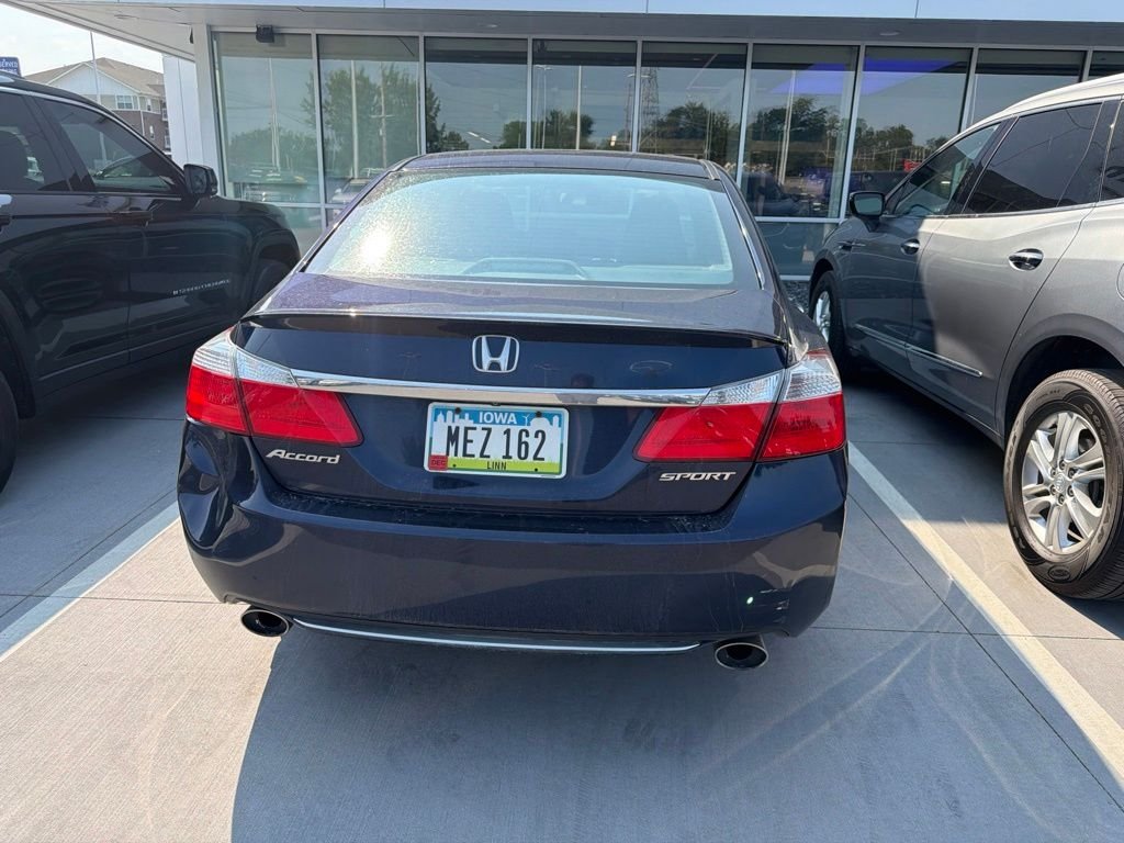 Used 2015 Blue Honda Sport image 6