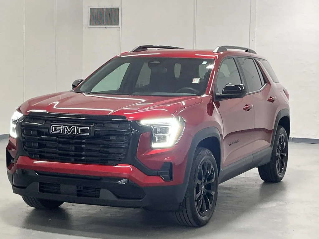 Used 2026 Volcanic Red Tintcoat GMC Elevation image 4