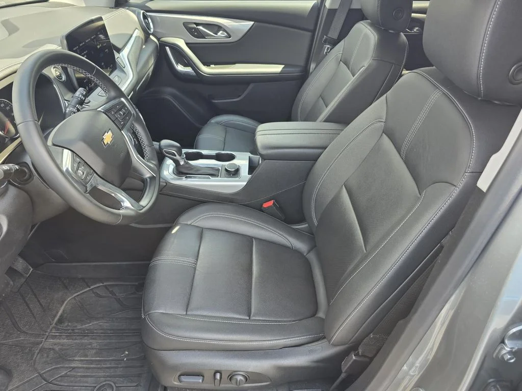 Used 2023 Sterling Gray Metallic Chevrolet 3LT image 9