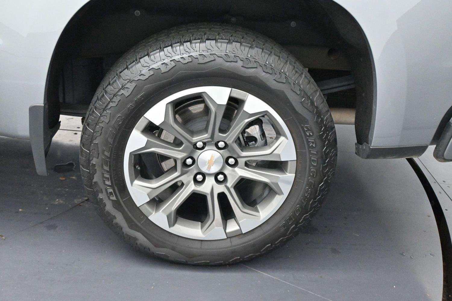 Used 2025 Sterling Gray Metallic Chevrolet High Country image 36