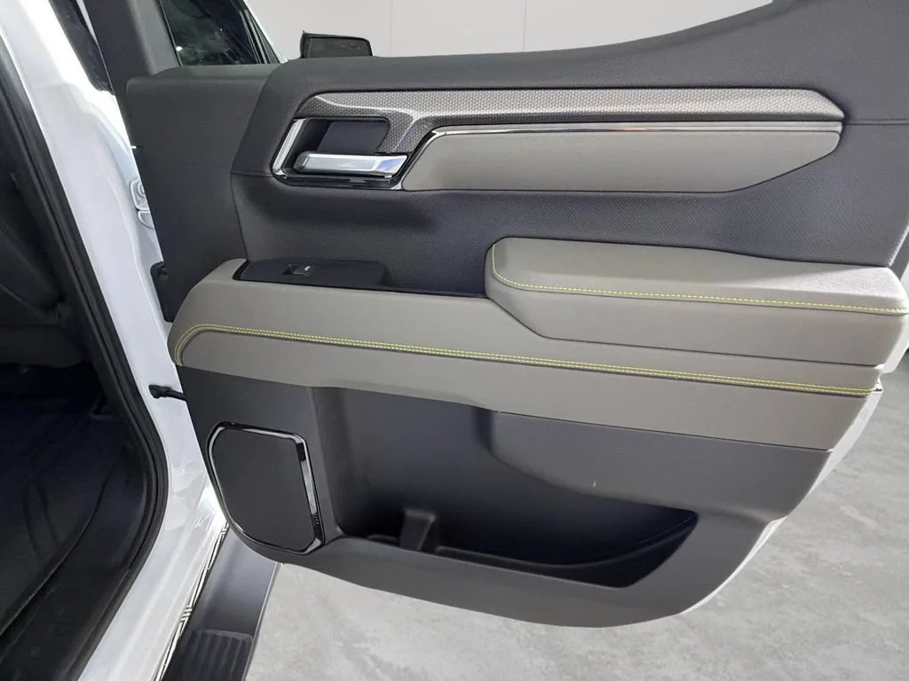Used 2025 Summit White Chevrolet ZR2 image 35