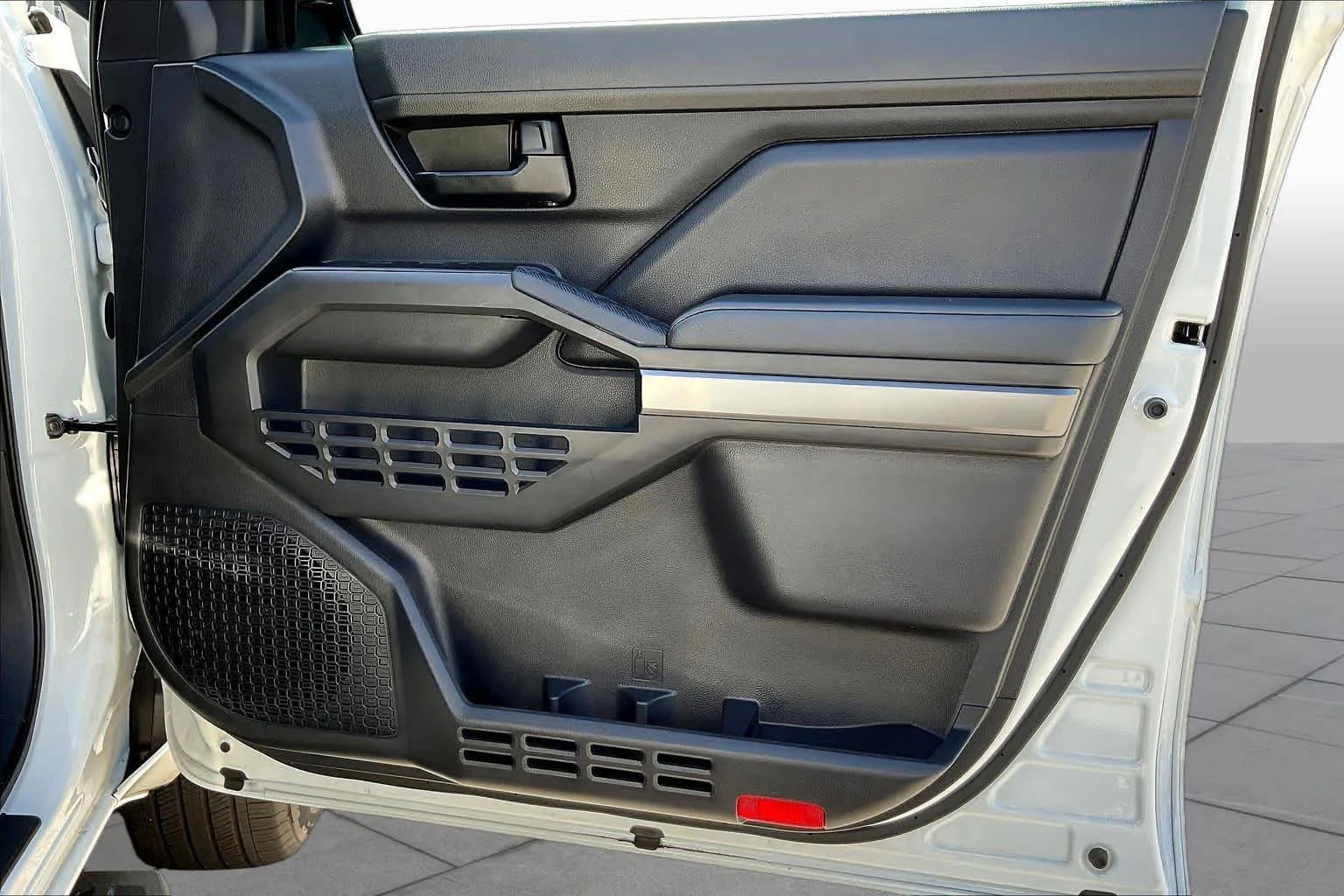 Used 2025 Ice Cap Toyota SR5 image 22