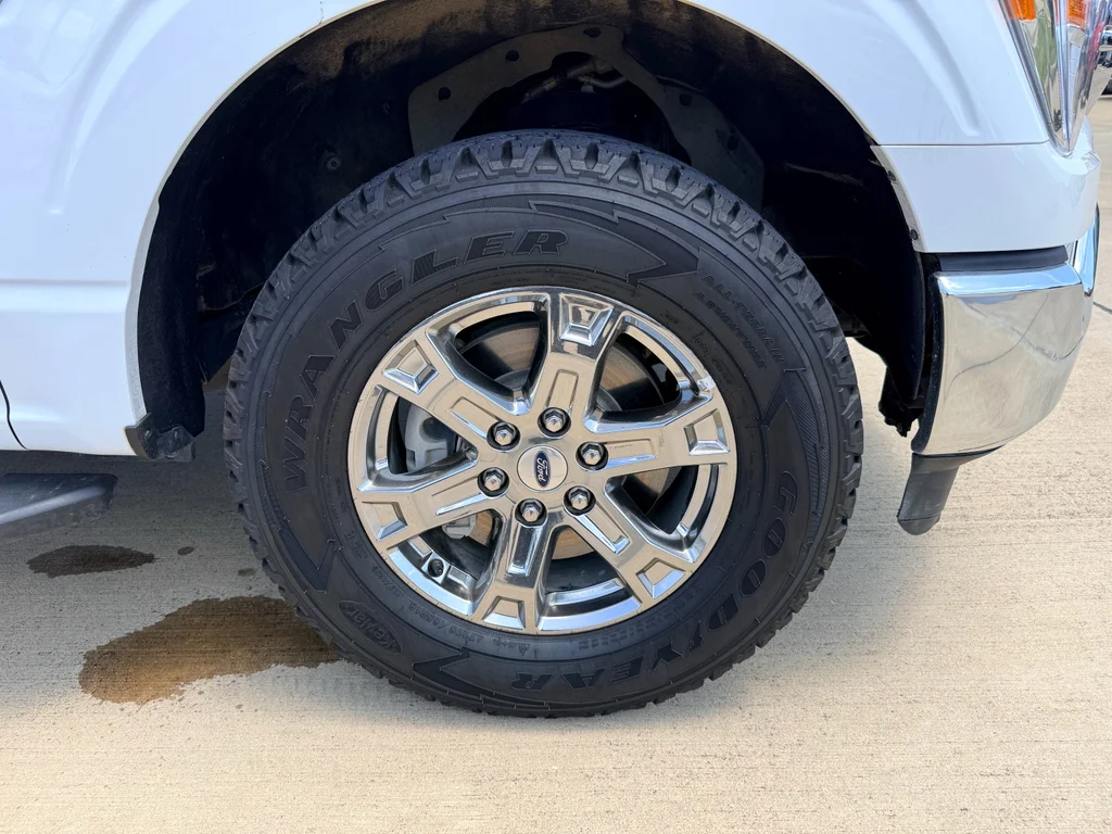 Used 2022 Oxford White Ford XLT image 27