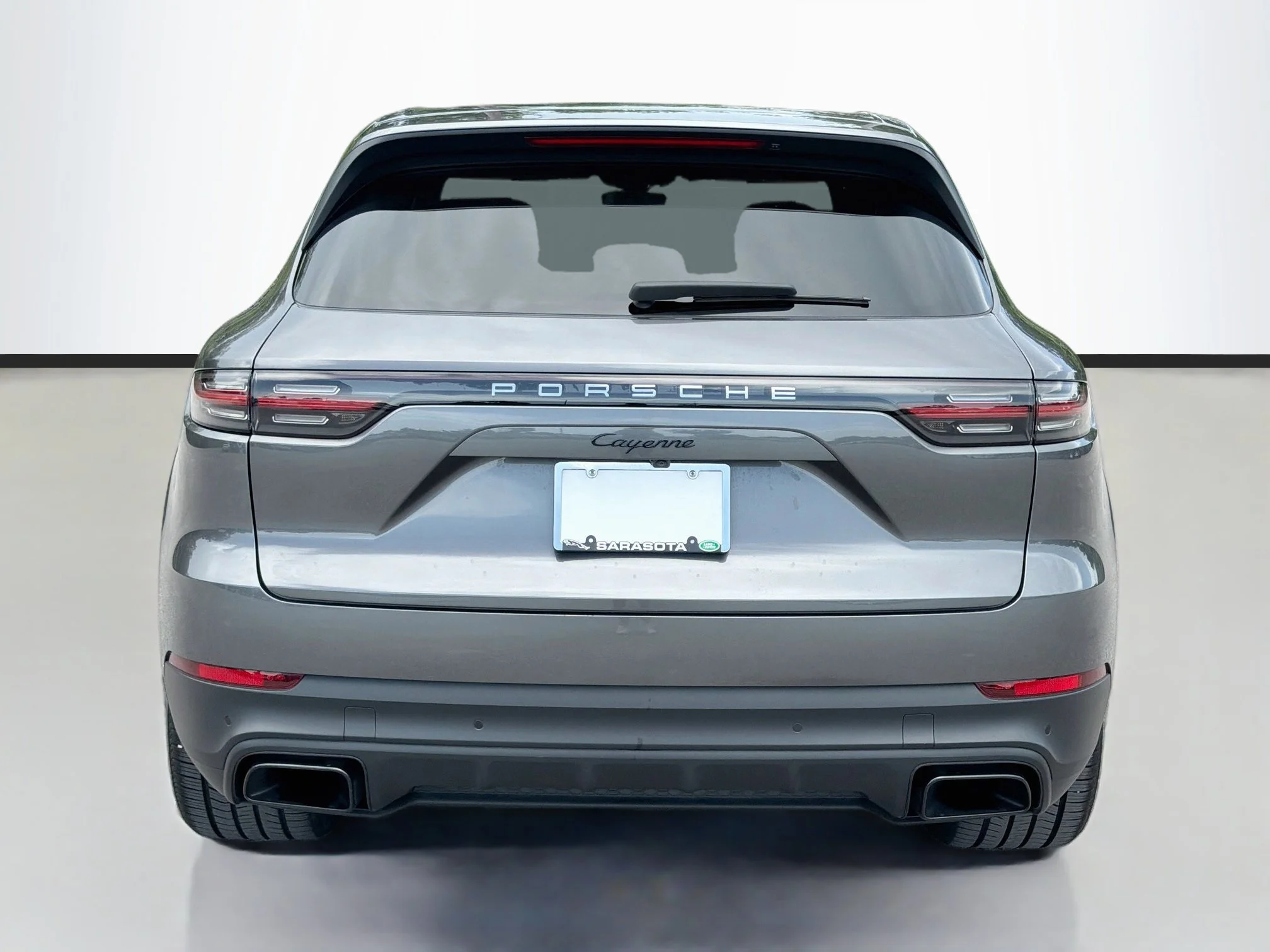 Used 2023 Chalk Porsche Platinum Edition image 4