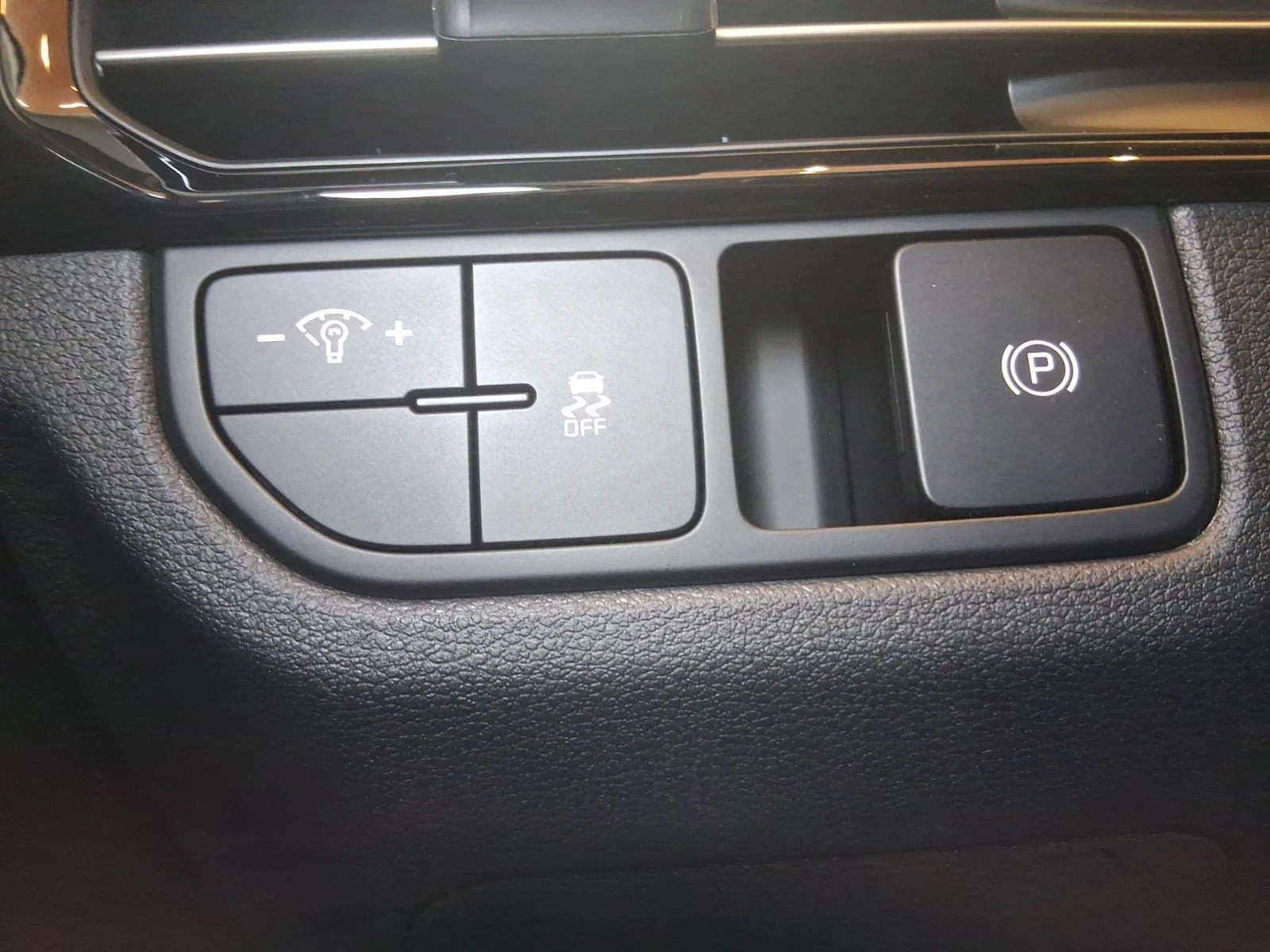 New 2026 White Kia LX image 14