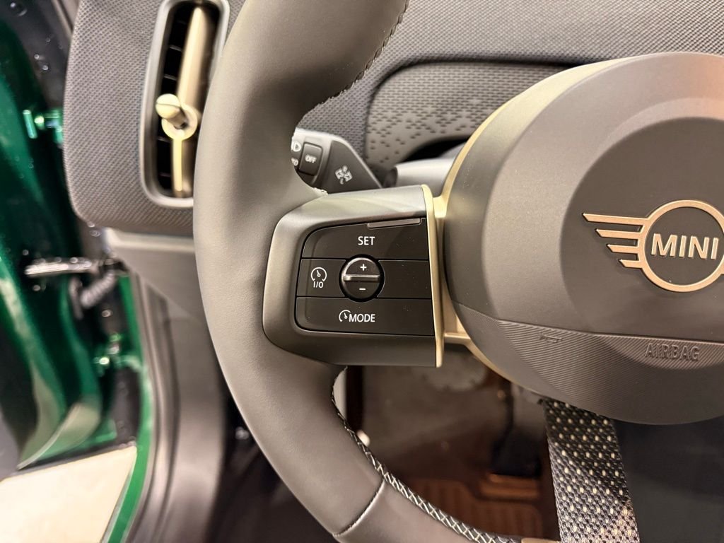 Used 2026 British Racing Green IV Met MINI  image 13