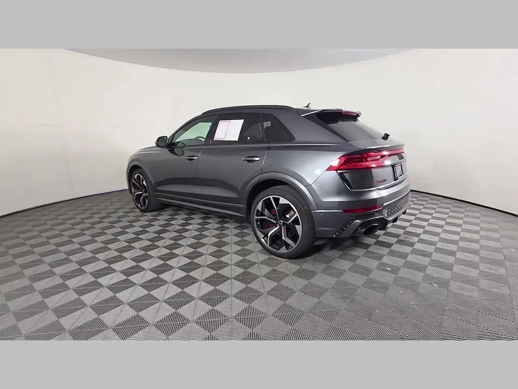 Used 2024 Daytona Gray Pearl Effect Audi 4.0T image 44