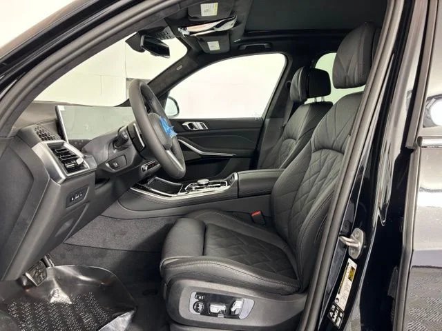 New 2026 Black Sapphire Metallic BMW xDrive40i image 10