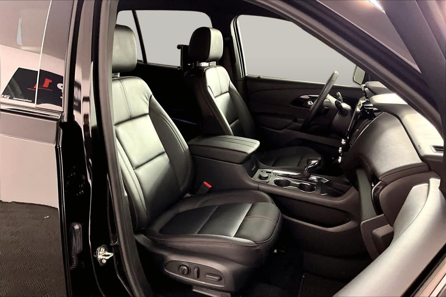 Used 2023 MOSAIC BLACK METALLIC Chevrolet RS image 9